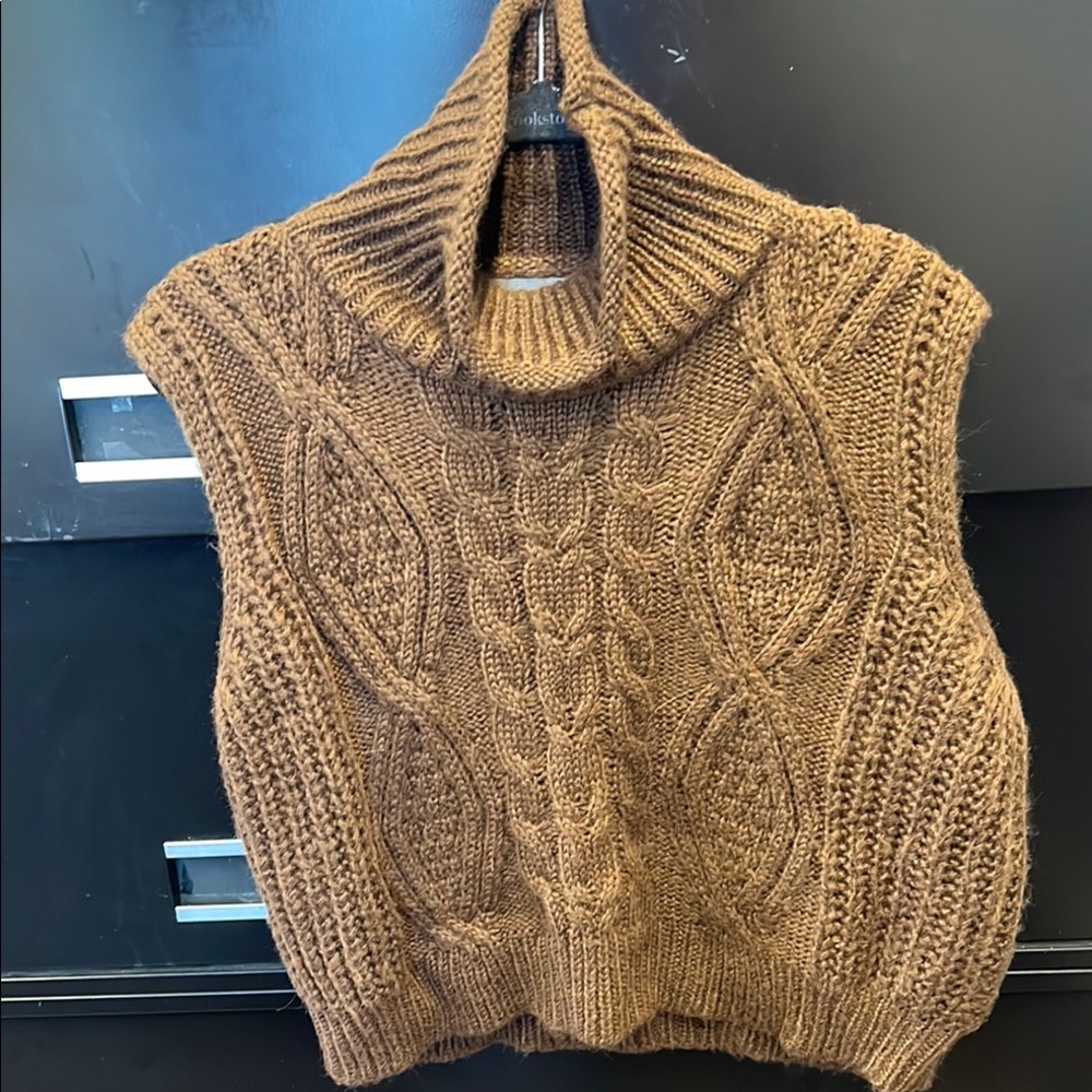 Brown Cable Knit Sleeveless Sweater